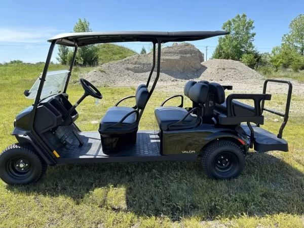 2024 E-Z-GO Valor® 6 48V - Image 3