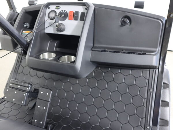 2024 E-Z-Go Express™ S4 ELiTE™ - Image 2